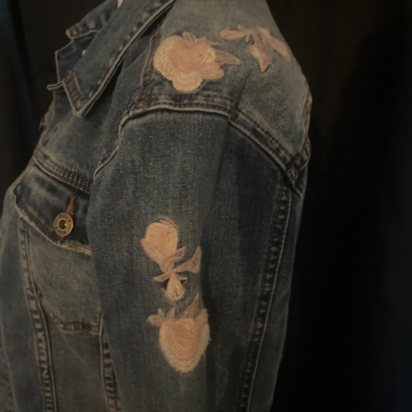 Billy T Women’s Embroidered floral blue Jean jacket Size small - Picture 6 of 8